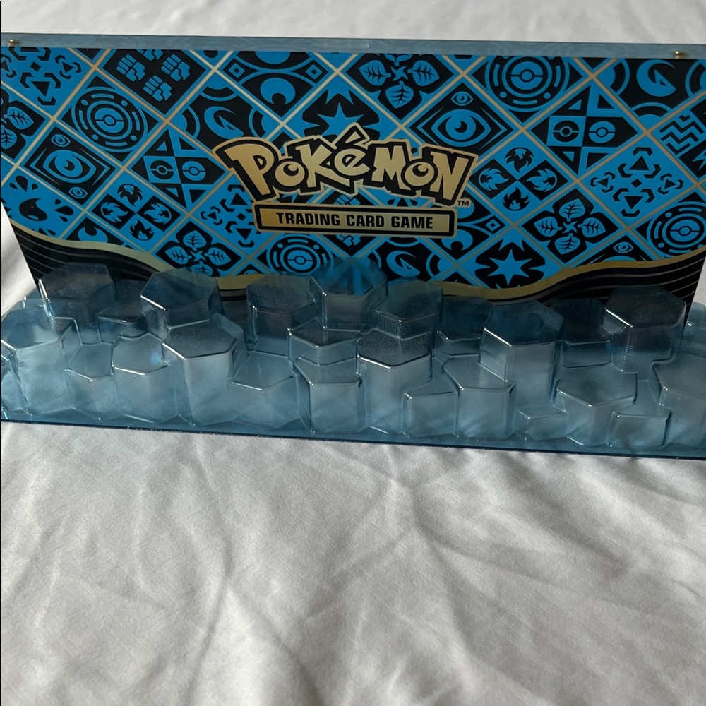 Pokémon Blue Patterned Card Holder - Picture 2 of 2